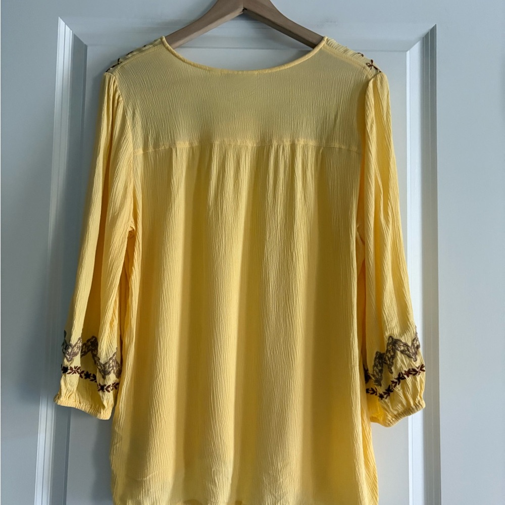 Susan Graver V-Neck Women’s Top - Picture 5 of 5